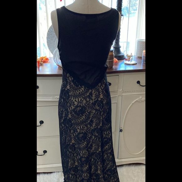 Miusol Gown - Picture 5 of 9